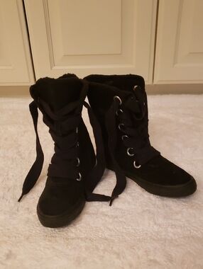 Converse Women's Black Lace-Up Boots